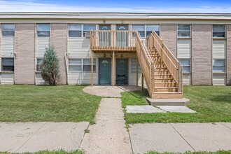 Deer Creek Apartments in Topeka, KS - Building Photo - Building Photo