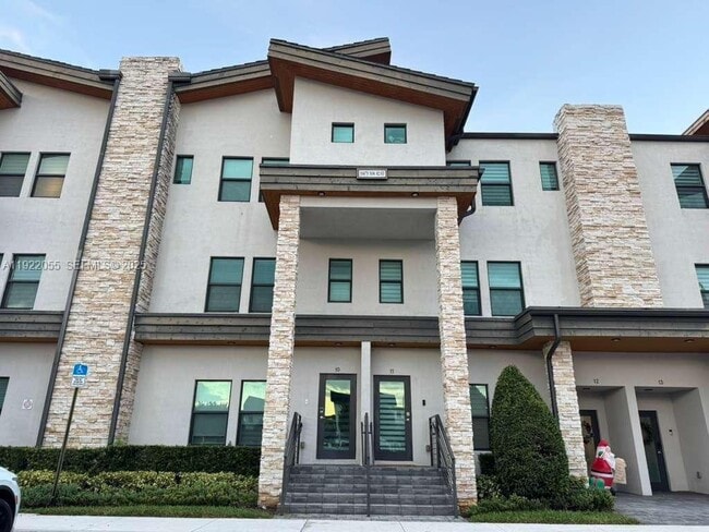 10473 NW 82nd St in Doral, FL - Building Photo - Building Photo