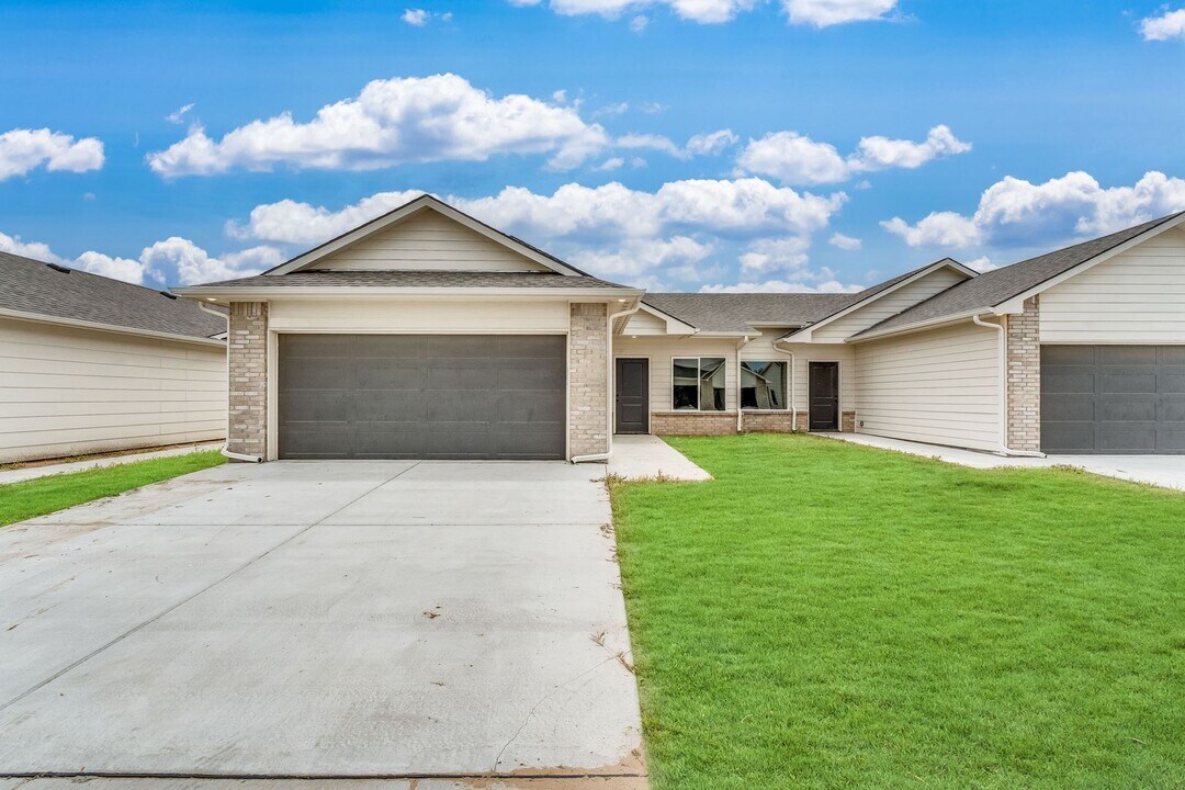 4442 N Sandplum St in Wichita, KS - Building Photo