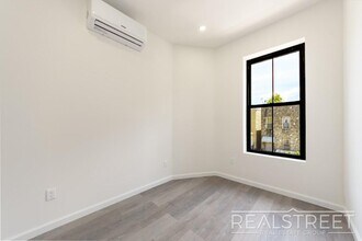 65 Palmetto St in Brooklyn, NY - Building Photo - Building Photo