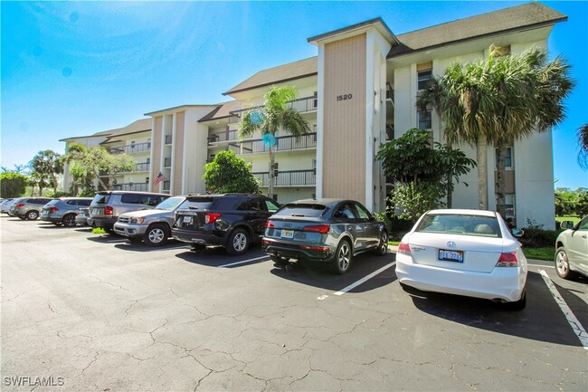 1520 Imperial Golf Course Blvd in Naples, FL - Building Photo - Building Photo