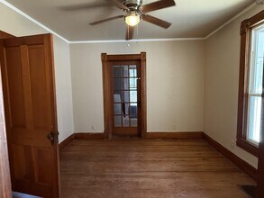 116 W North St in Henrietta, TX - Building Photo - Building Photo