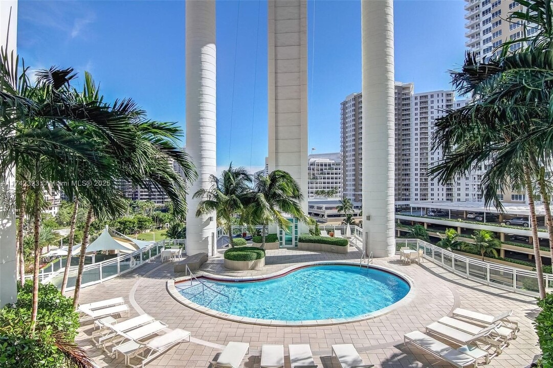 900 Brickell Key Blvd, Unit 1202 in Miami, FL - Building Photo