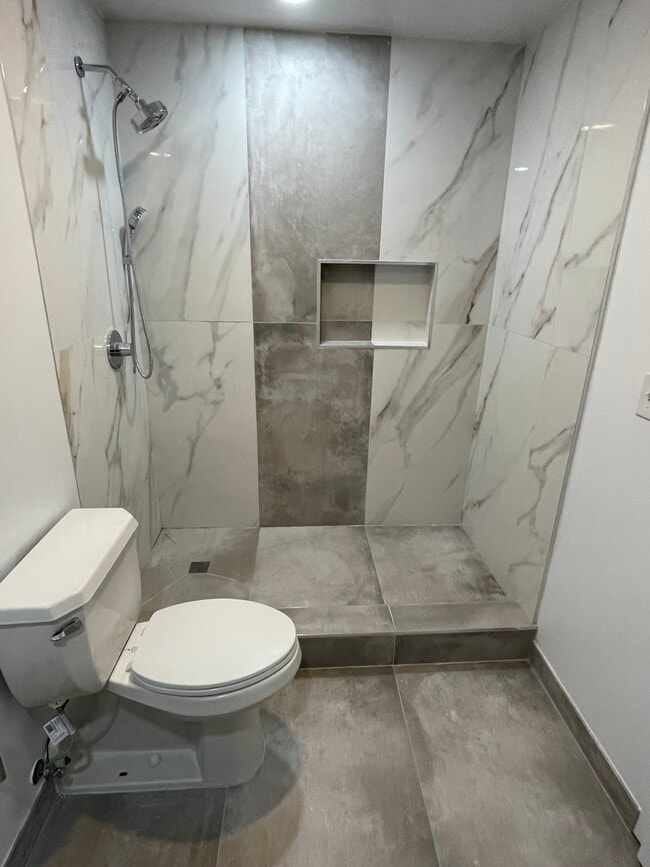 811 S Lytle St, Unit 618 in Chicago, IL - Building Photo - Building Photo