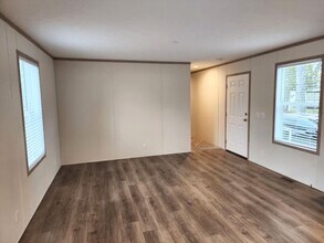 230 Whittlesey Ave in Norwalk, OH - Building Photo - Building Photo