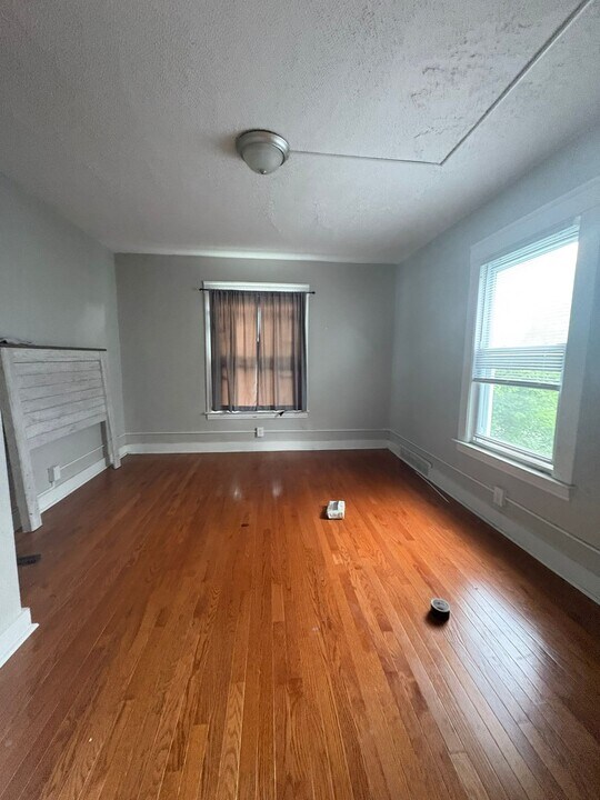 268 Clinton Ave, Unit 2 in New Haven, CT - Foto de edificio