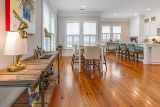 911 Barnard St in Savannah, GA - Building Photo - Building Photo