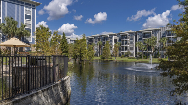 5 West Apartments in Tampa, FL - Foto de edificio - Building Photo