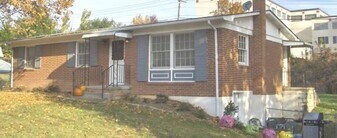 764 Davis St in Blacksburg, VA - Building Photo