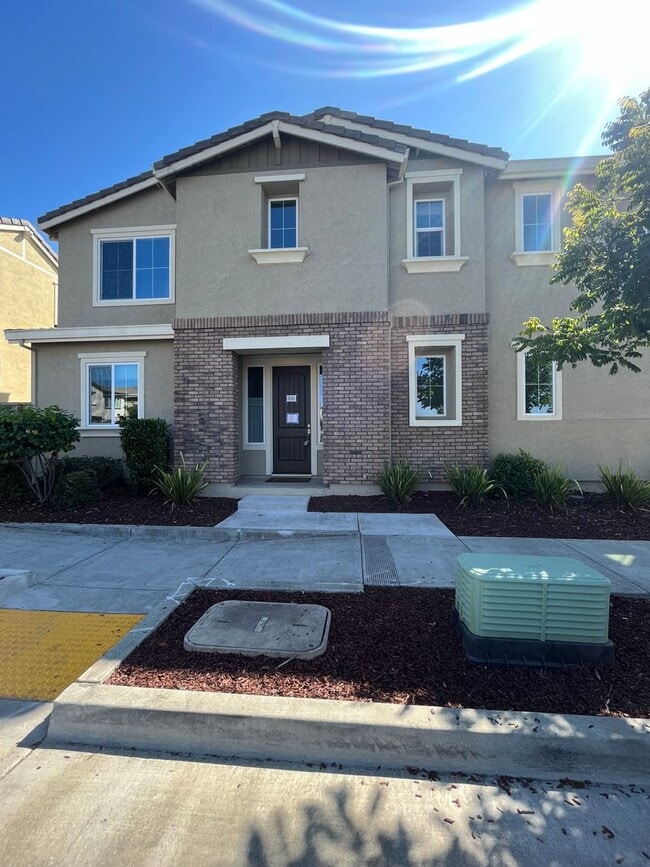 property at 2021 Kingwood Rd