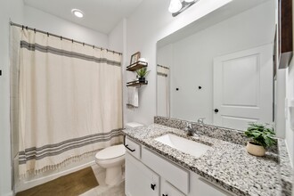 704 Hyperion Dr in Debary, FL - Foto de edificio - Building Photo