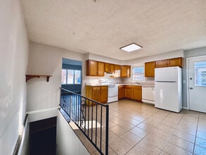 2437 Delaware Dr in Springfield, IL - Building Photo - Building Photo
