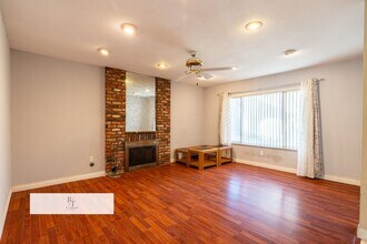 324 S Palo Cedro Dr in Diamond Bar, CA - Foto de edificio - Building Photo