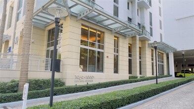 1050 Brickell Ave in Miami, FL - Building Photo - Building Photo