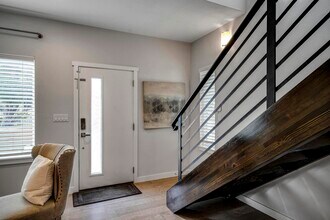 1417 E Crockett St in San Antonio, TX - Building Photo - Building Photo