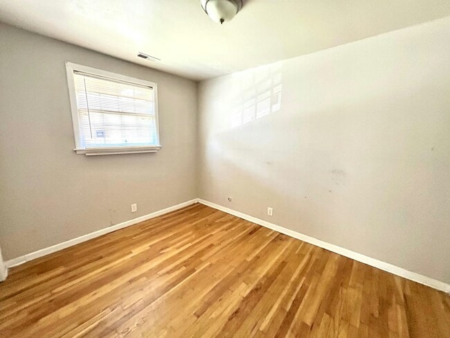 6016 Pulaski Pike NW in Huntsville, AL - Building Photo - Building Photo