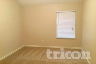 1558 Aberdeen Dr in Lancaster, TX - Building Photo - Building Photo