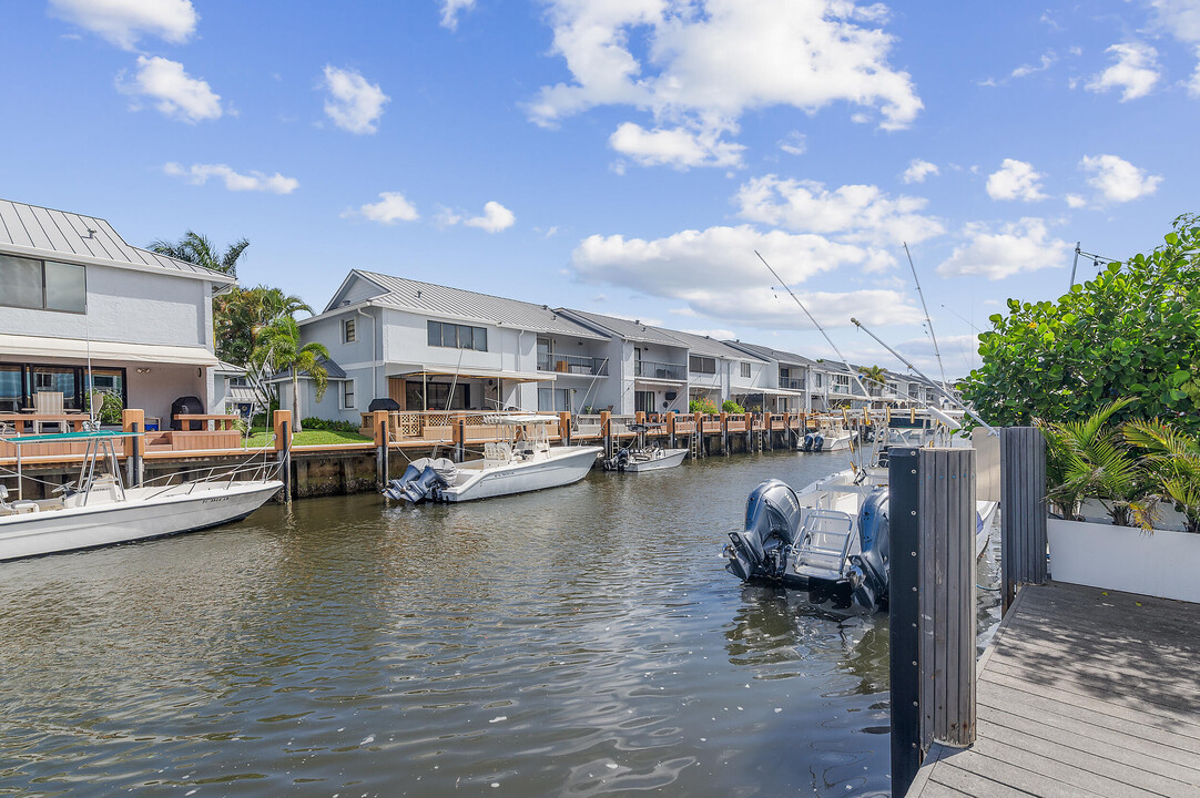 718 Rider Rd in Boynton Beach, FL - Building Photo