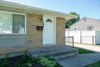 346 Lawver Ln in Dayton, OH - Building Photo - Building Photo