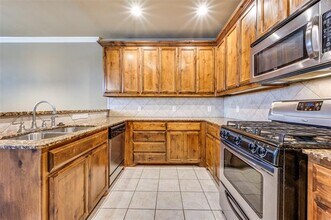 212 Bolivar St in Sanger, TX - Building Photo - Building Photo