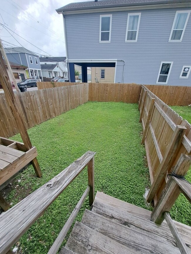 2304 Gravier St in New Orleans, LA - Building Photo - Building Photo