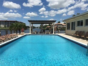 1160 Hillsboro Mile in Hillsboro Beach, FL - Building Photo - Building Photo