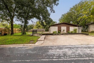 1411 Braes Ridge Dr in Austin, TX - Building Photo