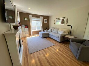 1125 Fruitland Dr in Bellingham, WA - Building Photo - Building Photo
