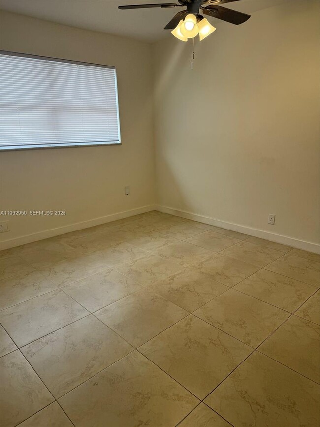 722 NE 8th St in Hallandale Beach, FL - Building Photo - Building Photo