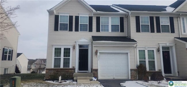 3517 Windsor Ct in Nazareth, PA - Foto de edificio - Building Photo