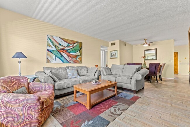 2426 Persian Dr in Clearwater, FL - Building Photo - Building Photo