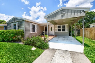830 SE 3rd Ave in Delray Beach, FL - Building Photo - Building Photo