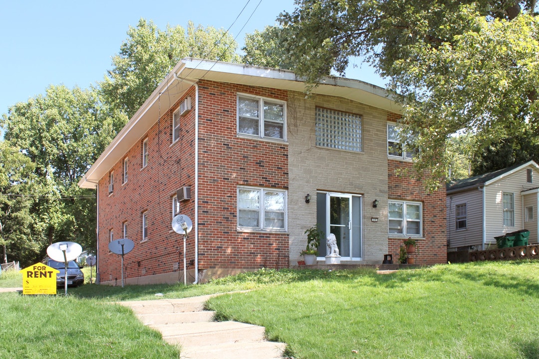 315 E Sand St in Pacific, MO - Building Photo