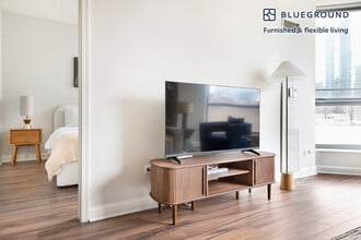 300 N Canal St in Chicago, IL - Building Photo - Building Photo