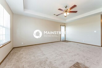 1402 Eagle Dr in Pleasant Hill, MO - Building Photo - Building Photo