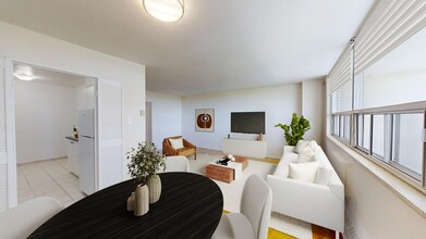 110 Inverlochy Boulevard in Markham, ON - Building Photo - Building Photo