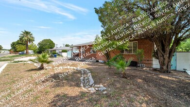 2212 E La Mirada St in Tucson, AZ - Building Photo - Building Photo