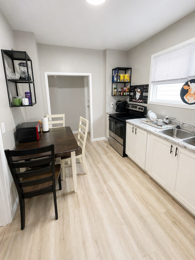 906 North 6th Ave E in Duluth, MN - Building Photo - Building Photo