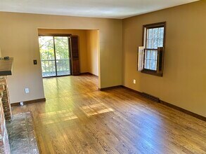 1031 Howe Ave in Shelton, CT - Building Photo - Building Photo