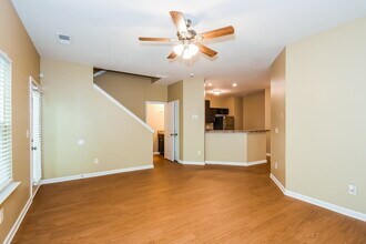 526 Hill Crest Cir in Hiram, GA - Building Photo - Building Photo