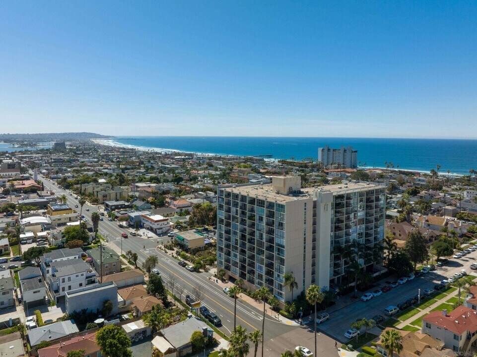 4944 Cass St, Unit 904 in San Diego, CA - Building Photo