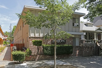 Parkside in Sacramento, CA - Building Photo - Building Photo