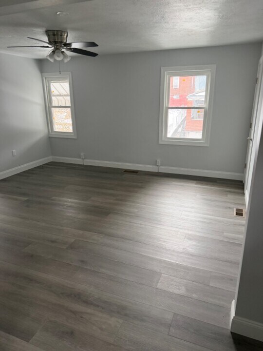 13 Earl St in Duquesne, PA - Building Photo