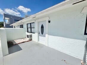 543 103rd Ave N in Naples, FL - Building Photo - Building Photo