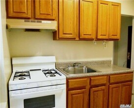 32-12 82nd St-Unit -1R in Queens, NY - Building Photo - Building Photo