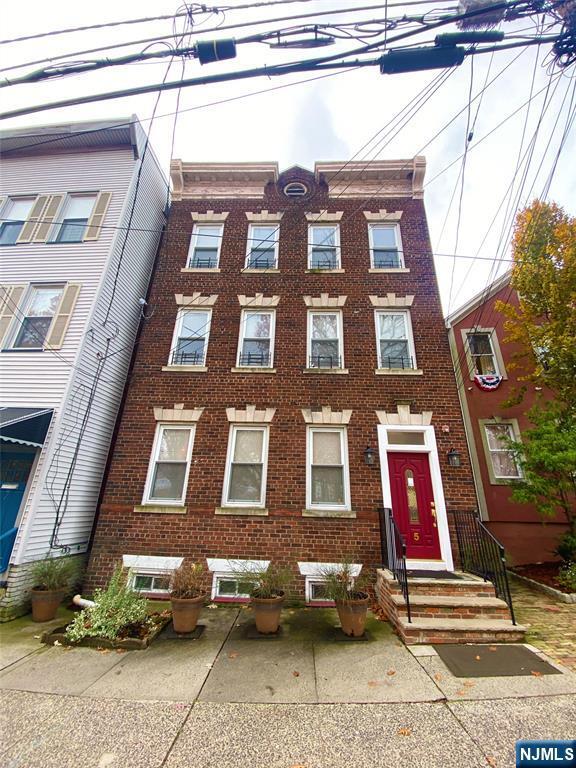 property at 5 Woodland Ave