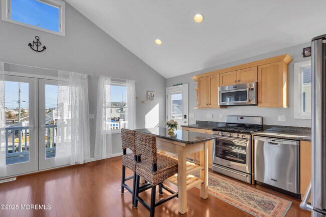 3336 Teal Ln in Lavallette, NJ - Building Photo - Building Photo