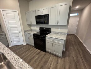 6505 NW Vandergriff St in Bentonville, AR - Building Photo - Building Photo