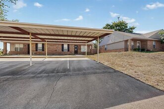 209 W Owens St in Weatherford, TX - Building Photo - Building Photo