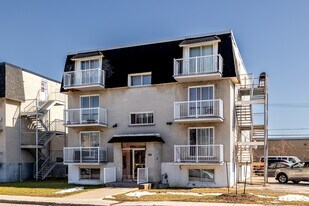 412 Copernic Av in Laval, QC - Building Photo
